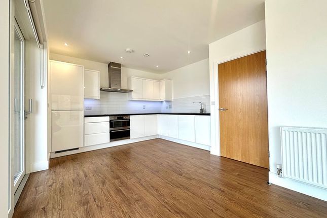 40J Thistleton House, Lismore Boulevard, London photo 2