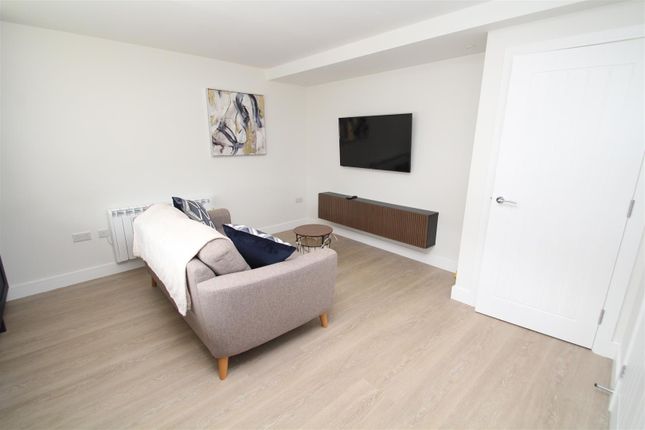 Flat to rent in Newport Street, Old Town, Swindon