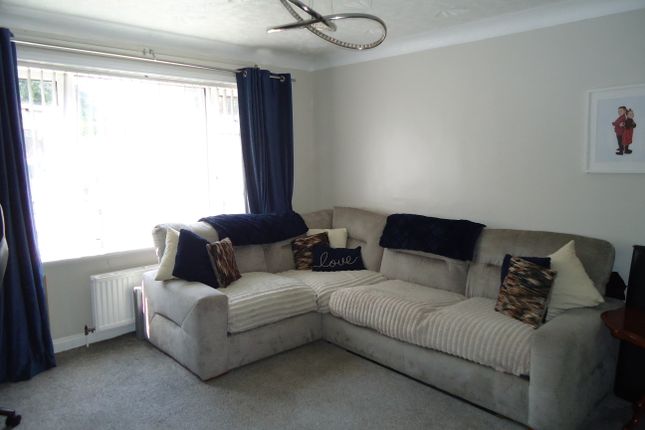45, Windmill Road, Leeds photo 3