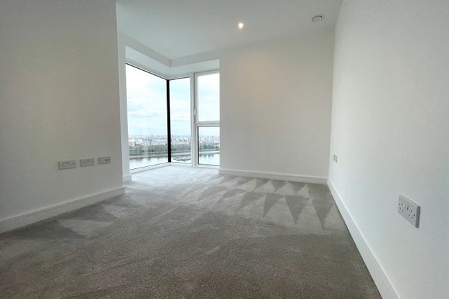 Flat to rent in Clements Apartments, 4 Brigadier Walk, Woolwich, London