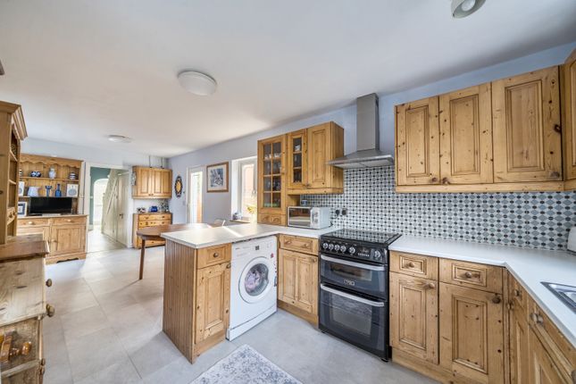 38, Dorchester Road, Weybridge photo 3