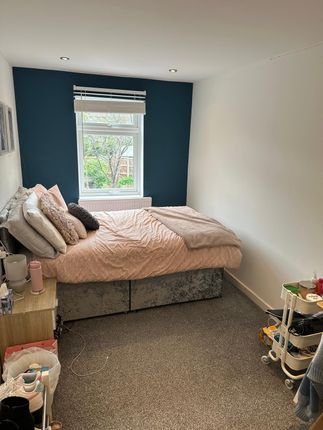 Thumbnail Room to rent in Cassiobridge Road, Watford