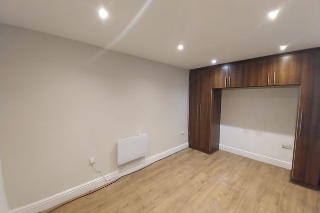 29C, Somerset Road, Southall photo 2