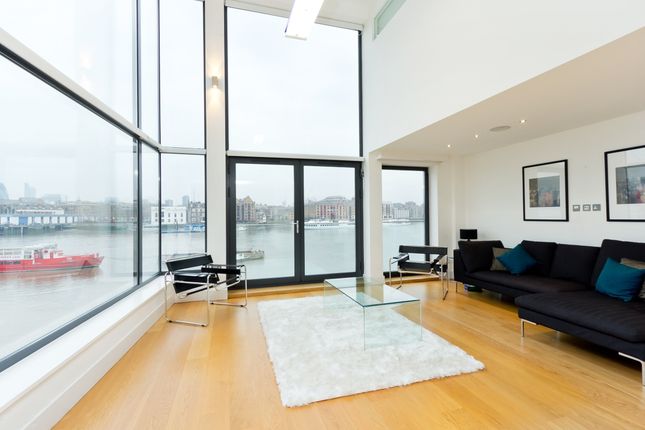 Thumbnail Town house to rent in King Stairs Close, London
