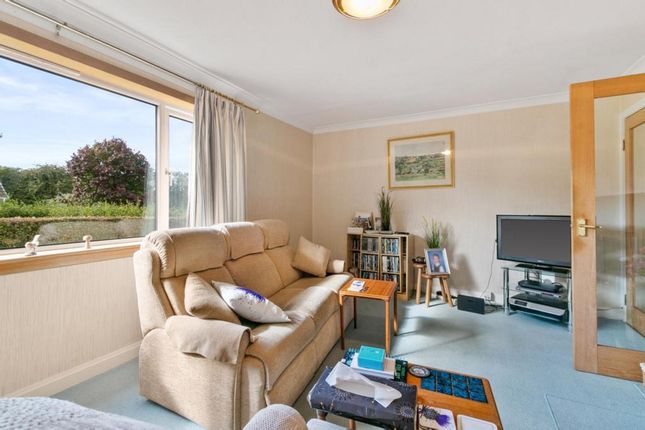 22, Langlees Avenue, Glasgow photo 2