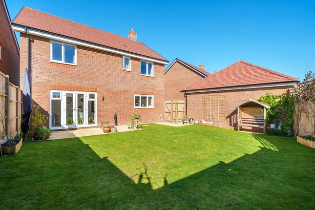 21, Penn Stone Way, Pulborough photo 3