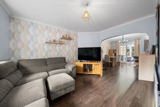 No Data Give, 88 Green Lane, Addlestone photo 5