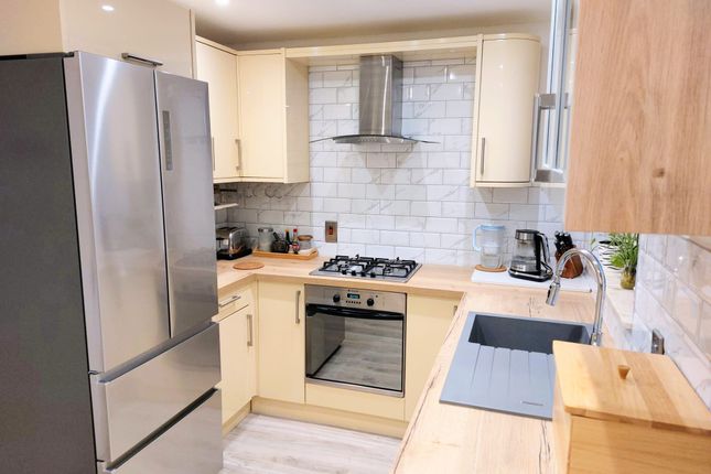 11, Fuchsia Drive, Wolverhampton photo 4