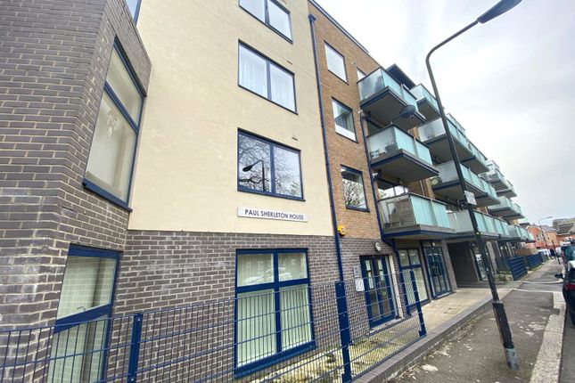 Flat to rent in Trinity Close, Leytonstone, London