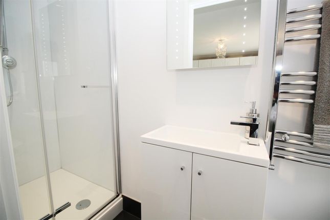 En-Suite.Jpg