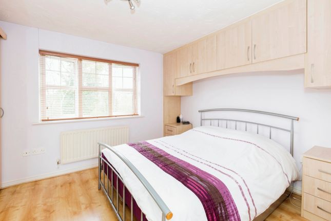Terraced house for sale in Heathside Close, Ilford