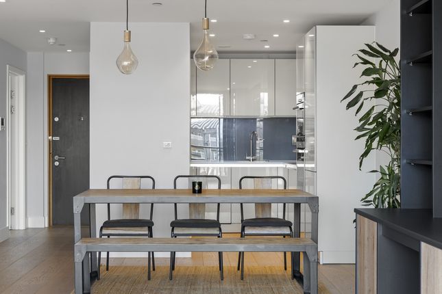 Flat 4, 71 collier street, spitfire Building, london photo 4