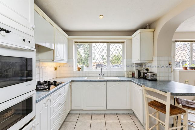 45, Skelmerdale Way, Reading photo 2