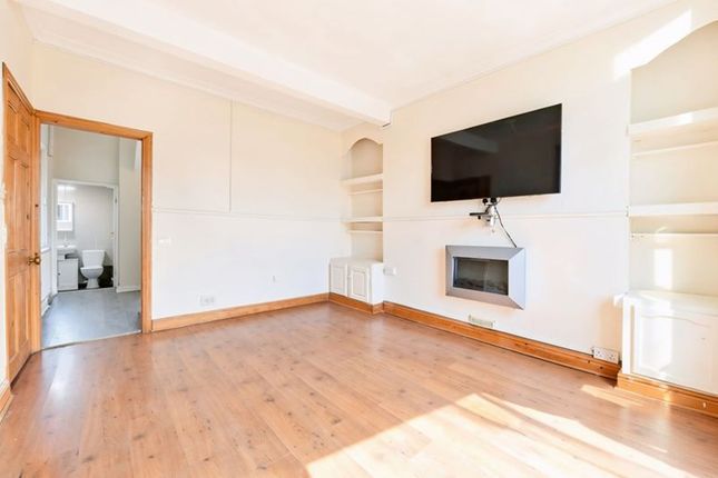 4 Phillip Street, Newport photo 5