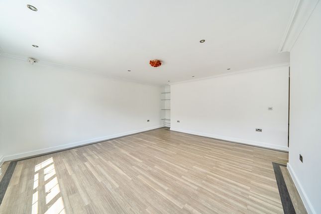 17, Laburnum Court, Stanmore photo 3