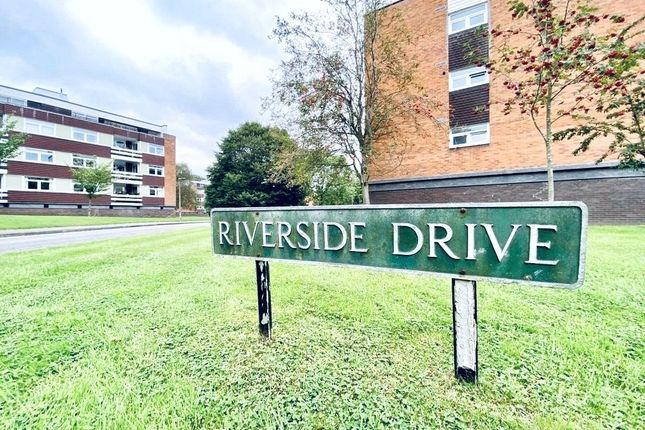 Flat for sale in Riverside Drive, Solihull, West Midlands