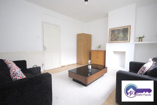 Thumbnail Flat to rent in Somerford Grove, London