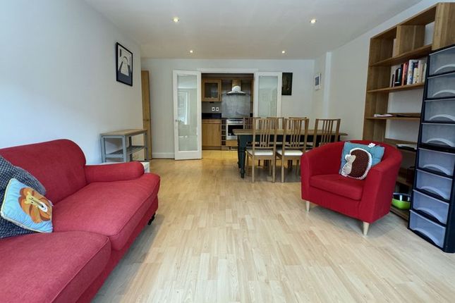Flat 6, 60, Vauxhall Bridge Road, London photo 4