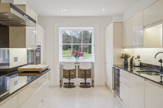 3 Shardeloes,, Missenden Road, Buckinghamshire photo 3