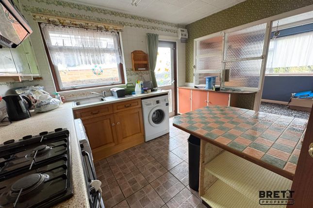 6, Court Rise, Milford Haven photo 2