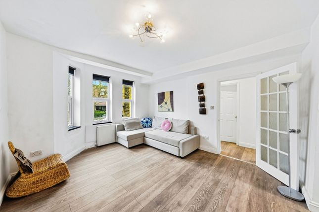 Flat 3 Howick Mansions, 825, Woolwich Road, London photo 2