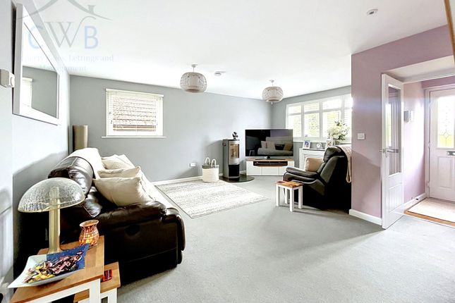 7 Vauxhall Crescent, Snodland photo 3