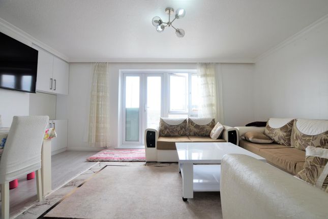 Flat 25 Alma House, Sebastopol Road, London photo 4