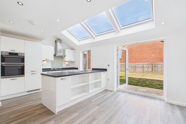 43, Weaver Grove, Shifnal photo 2