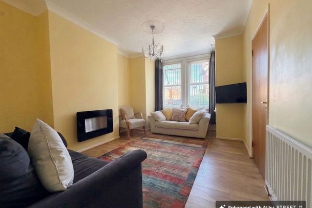 26 Malmesbury Road, Southampton photo 2