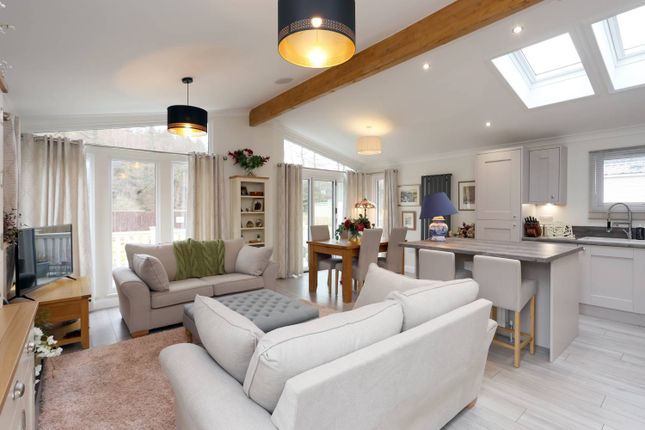 R22. Hunters Lodge, Glendevon Country Park, Perth and Kinross photo 2