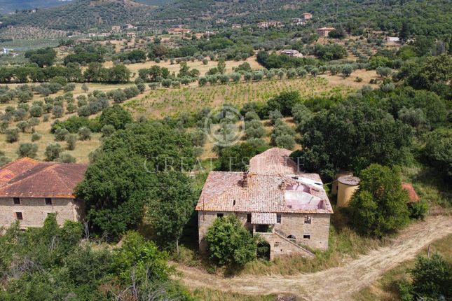 Villa for sale in Passignano Sul Trasimeno, Perugia, Umbria