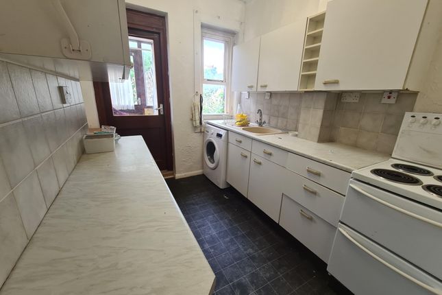 Flat 5, 135, London Road South, LOWESTOFT photo 3