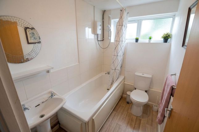 129a Griffin Close, Loughborough photo 4