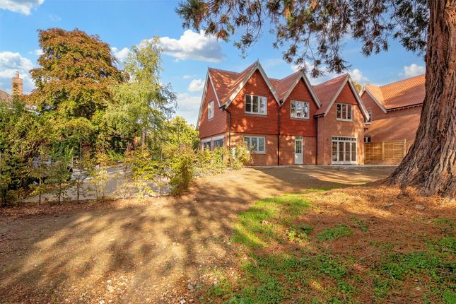 Thumbnail Detached house for sale in Wraylands Drive, Reigate