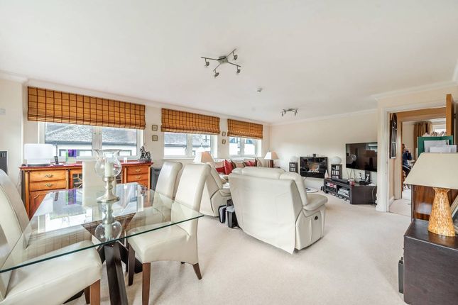 Carew Road, Northwood photo 3