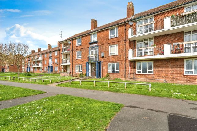 Flat for sale in Allaway Avenue, Portsmouth, Hampshire