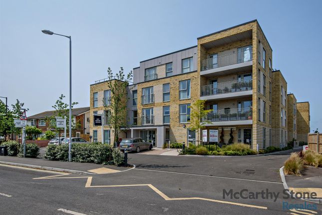 2-bed flat on 6 Walnut Tree Place, Goring Street, Goring-By-Sea, £200,000