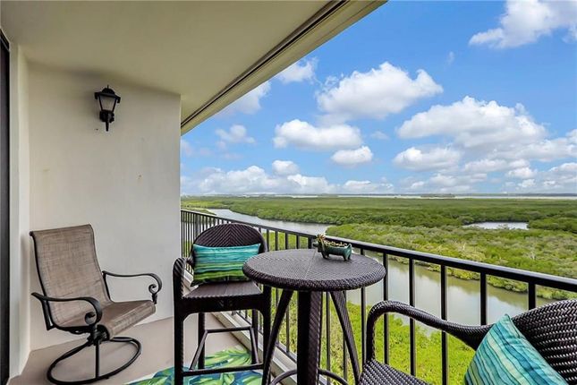 Town house for sale in 5059 North Highway #902, Hutchinson Island, Florida, United States Of America