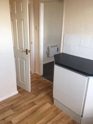 31a, Portfields Road, Newport Pagnell photo 2