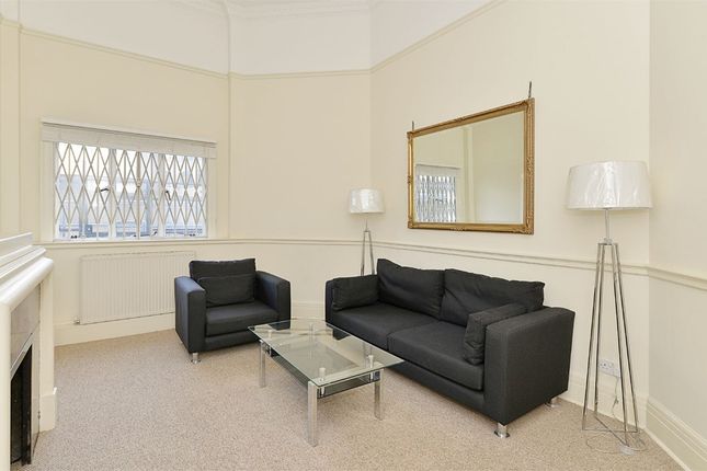 Thumbnail Flat to rent in Chiltern Court, Baker Street, London