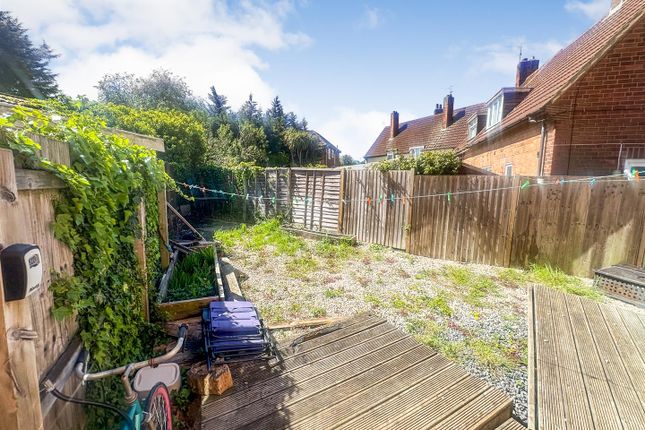 72, Pen Green Lane, Corby photo 2