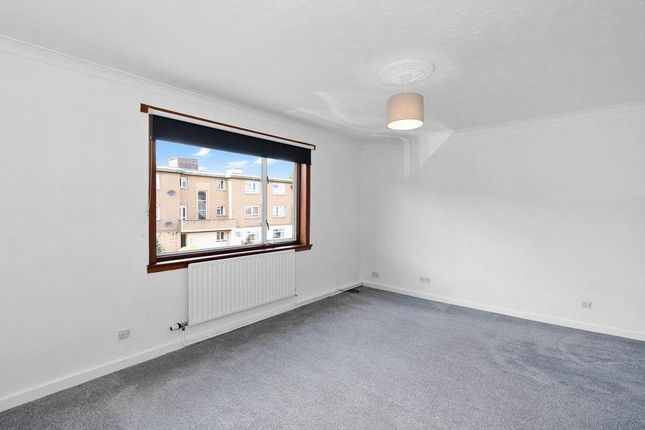 86 Waverley Crescent, Bonnyrigg, Midlothian photo 4