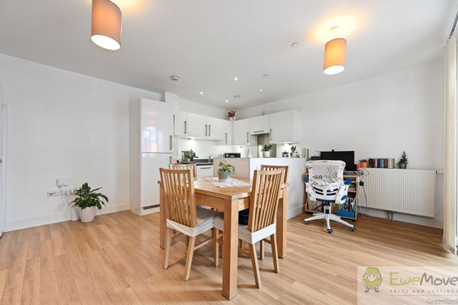 Flat 32, Braunston House, Hatton Road, Wembley photo 5