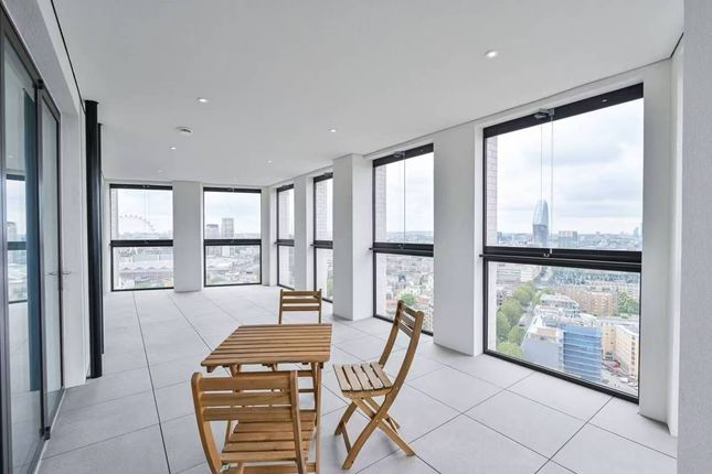 Apartment 137, Conquest Tower, London photo 3