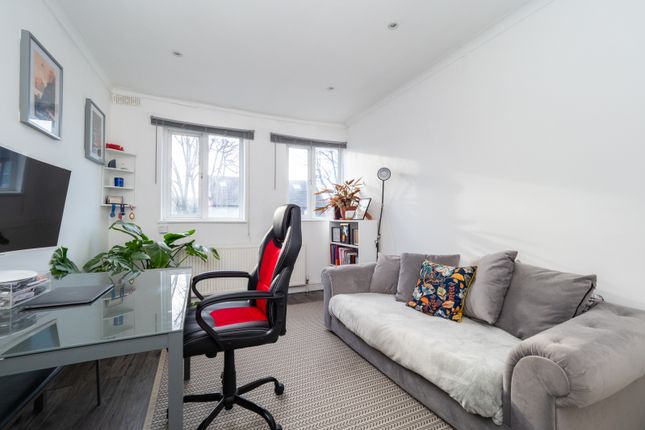 Thumbnail Flat for sale in Westmead Road, Sutton