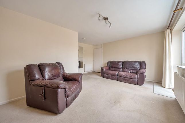 1 Swan Court, Eynsham, Witney photo 4