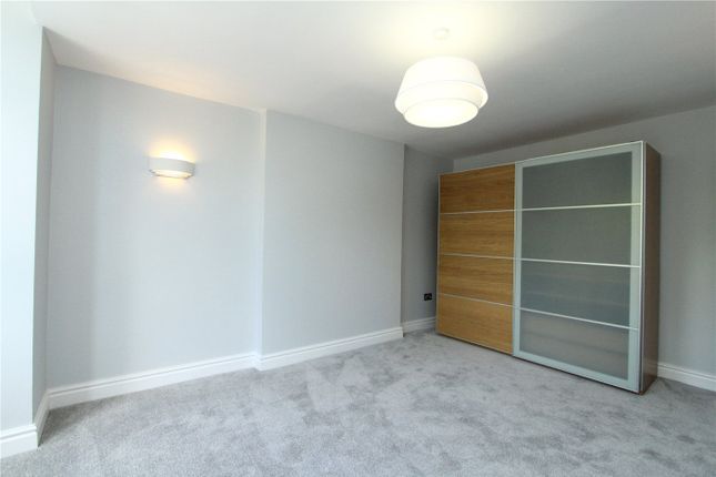 Leopold Road, London photo 4