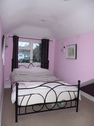 Detached house to rent in Reading Road, Wokingham