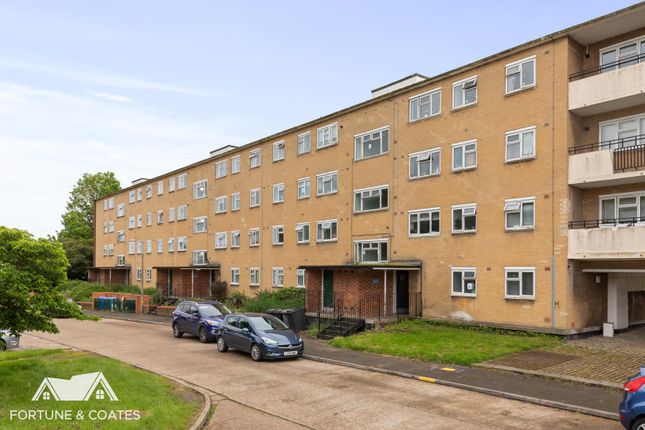 Thumbnail Flat for sale in Tanys Dell, Harlow