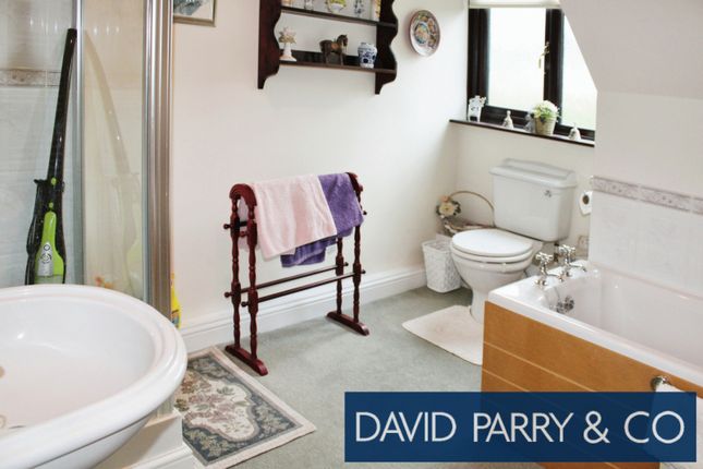 Modern Detached 4 Bed House, Knighton